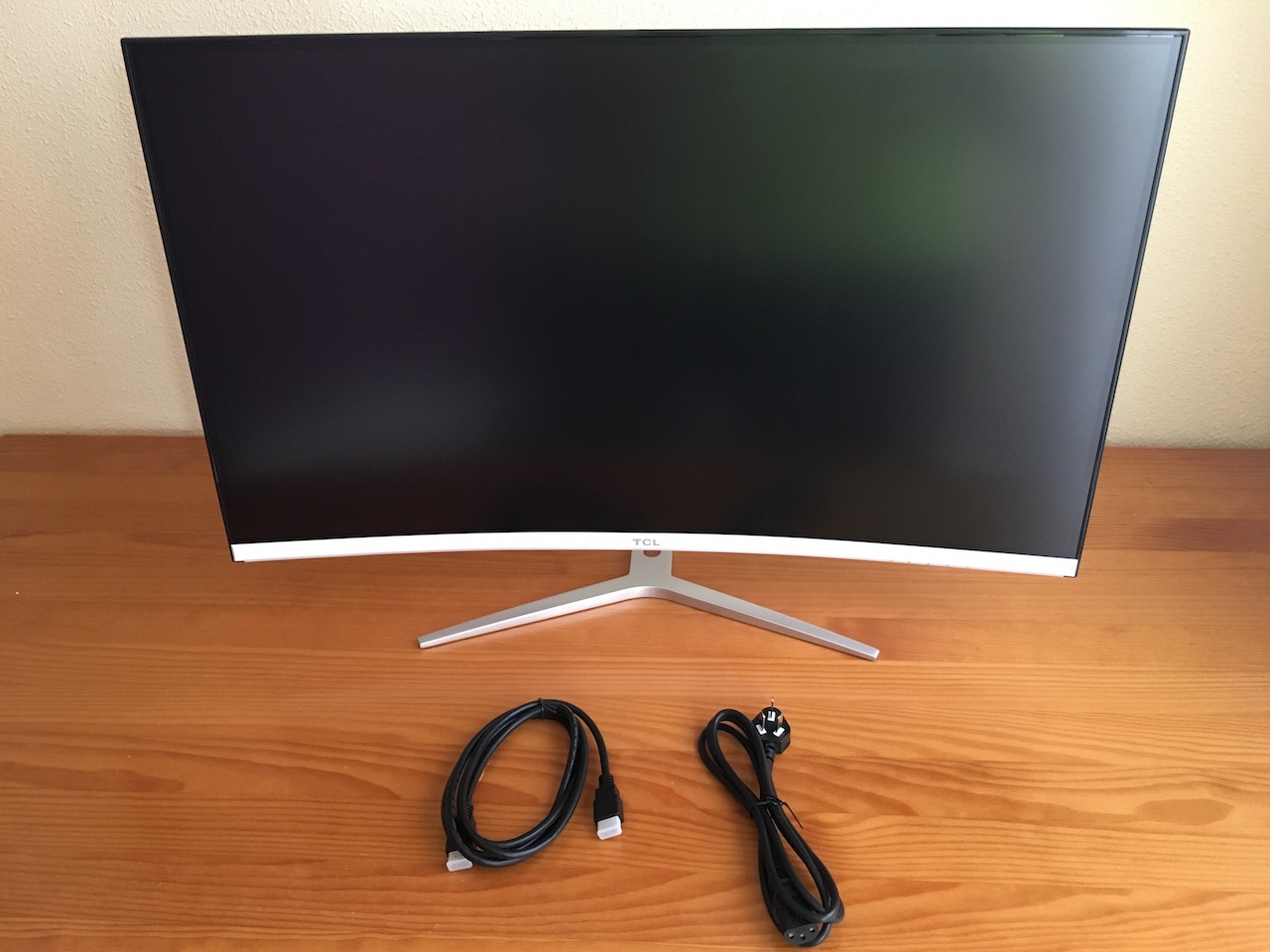 Monitor curvo TCL T32M6C de 32 pulgadas - másQteclas